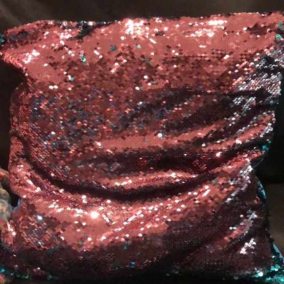 2 Sequined Color Change Throw Pillow Cases NWOTS - Picture 7 of 11